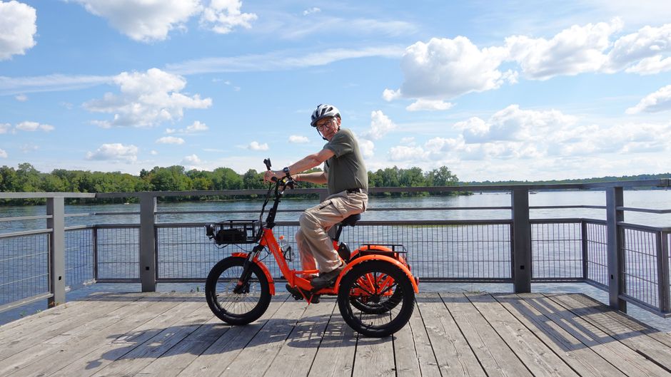 Should a Senior Choose an E-Bike or an Electric Trike?
