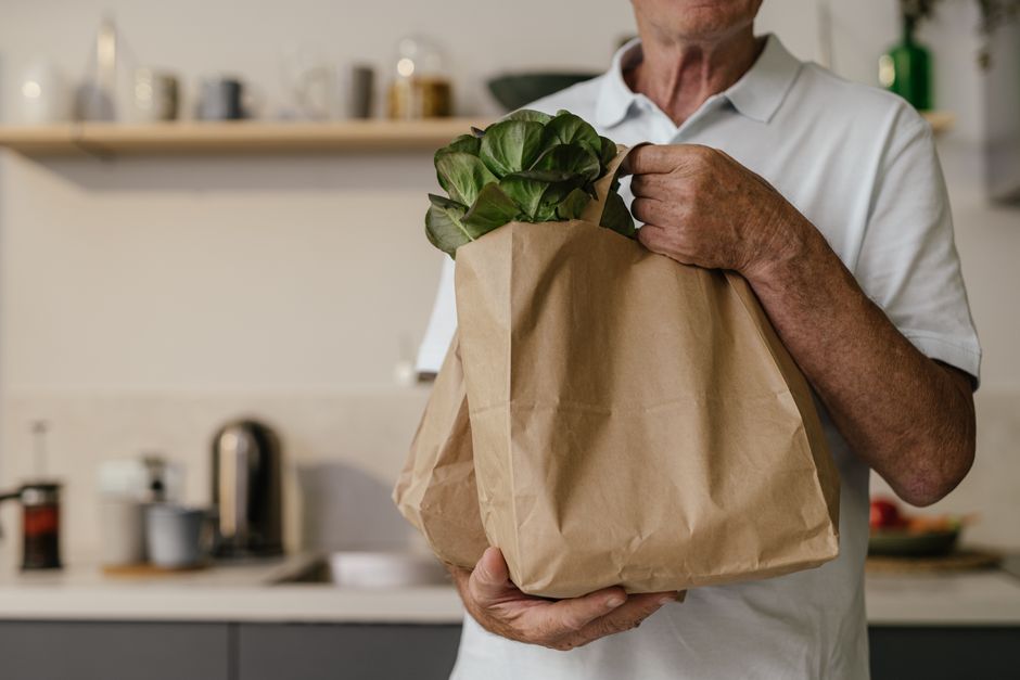 What Should an Elderly Person Eat When They Are Not Hungry?
